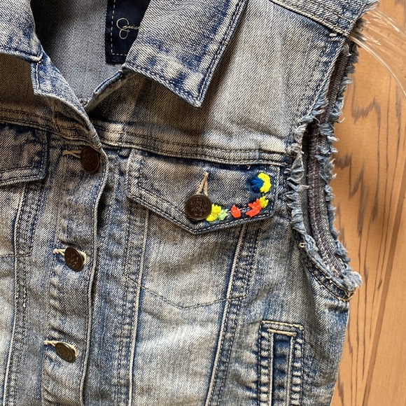 Girls’ Jessica Simpson Denim Vest - Picture 2 of 4